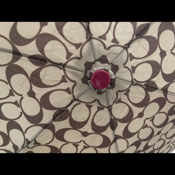 NWT Coach mini umbrella - Picture 5 of 6